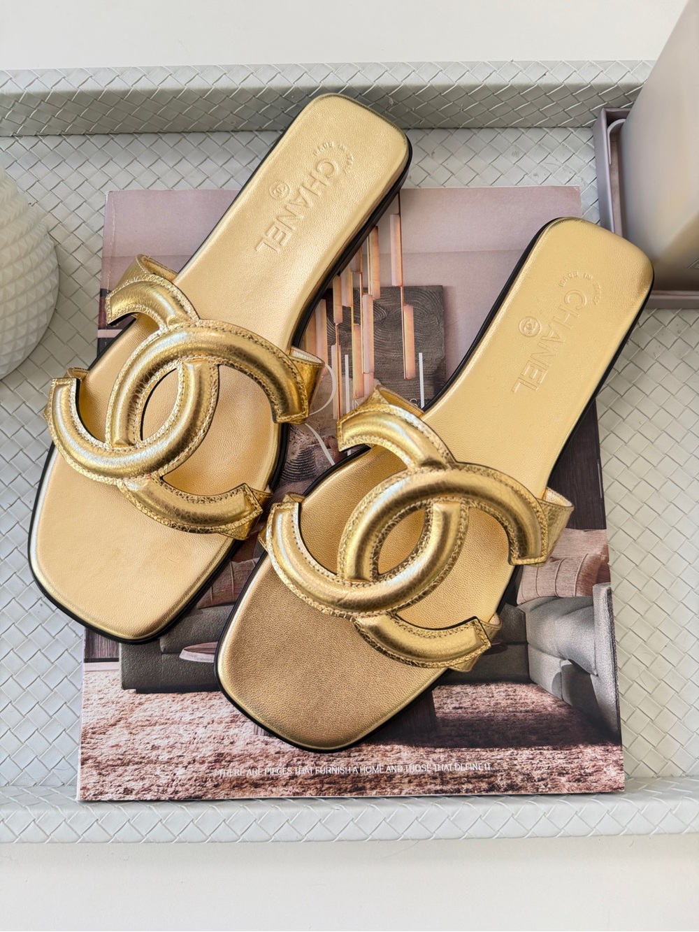 Chanel SS 26 Blazy Gold Crackled Leather CC Logo Slides Flat Mules Sandals 41 - Picture 6 of 17